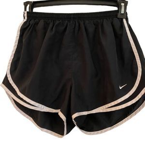 Nike Tempo Shorts L